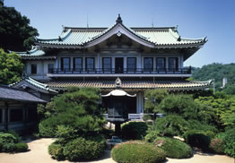 HAKUTSURU Fine Art Museum