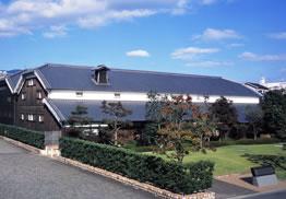 HAKUTSURU Sake Brewery Museum