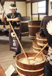 HAKUTSURU Sake Brewery Museum