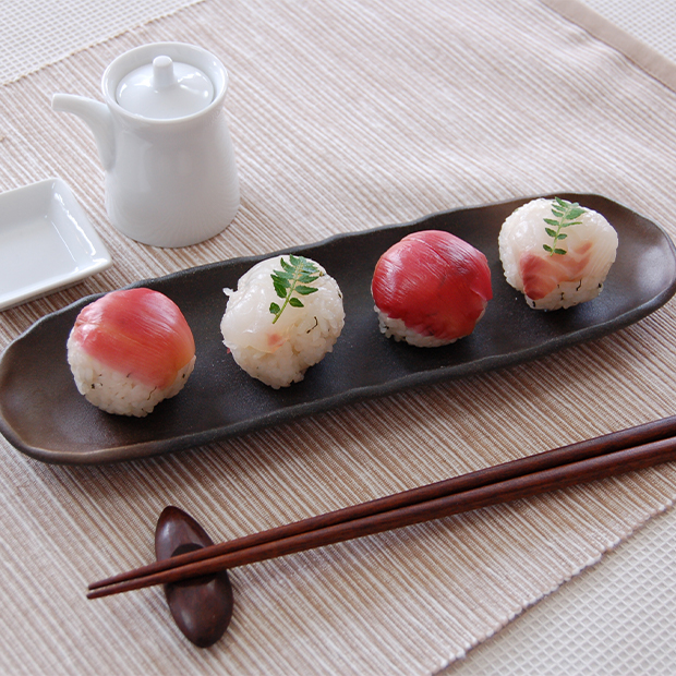 鯛とみょうがの手毬寿司